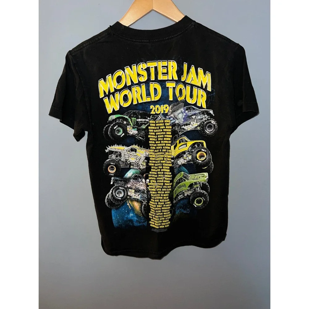 Monster Jam World Tour 2019 T-Shirt Black Grave Digger Graphic Youth Large